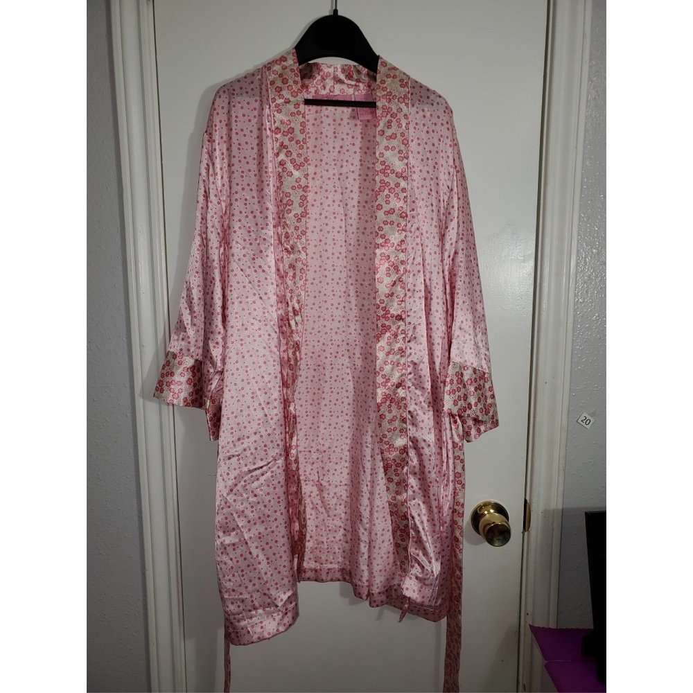 100 % polyester robe